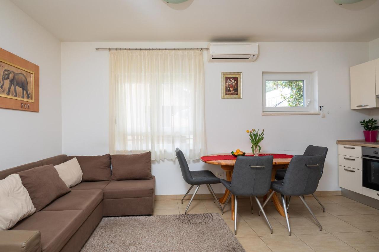 Adriatic Beach Suites Omiš Exteriér fotografie